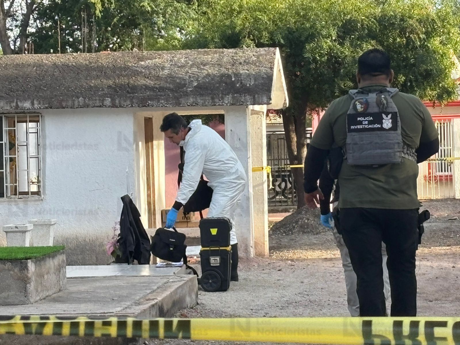 Hallan osamenta dentro de una tumba en el panteón de El Tamarindo