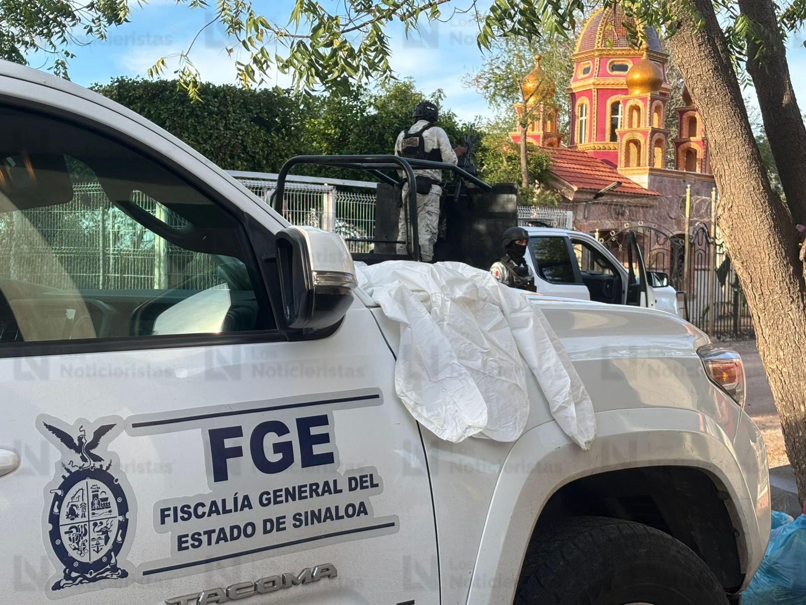Hallan osamenta dentro de una tumba en el panteón de El Tamarindo