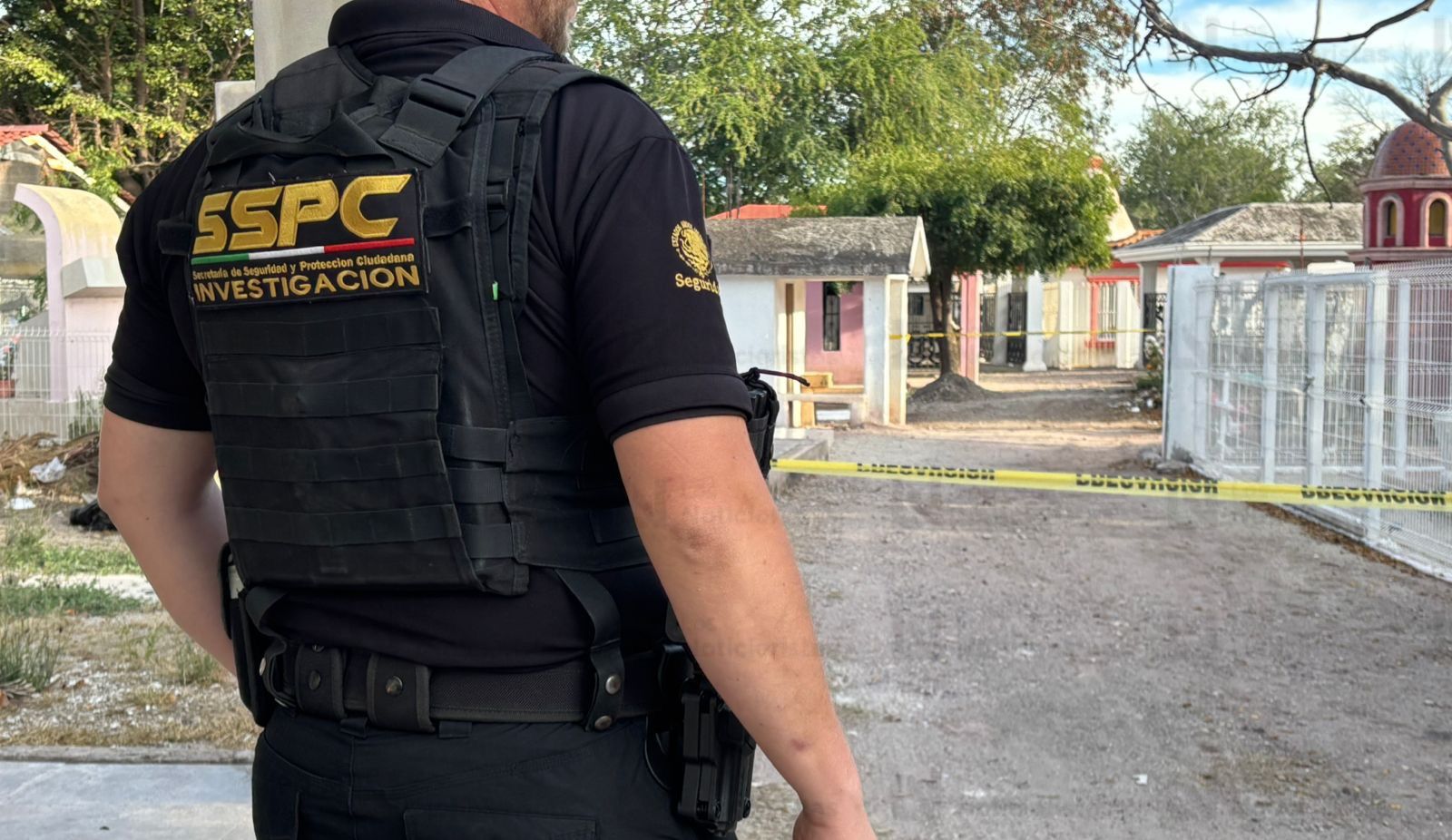 Hallan osamenta dentro de una tumba en el panteón de El Tamarindo