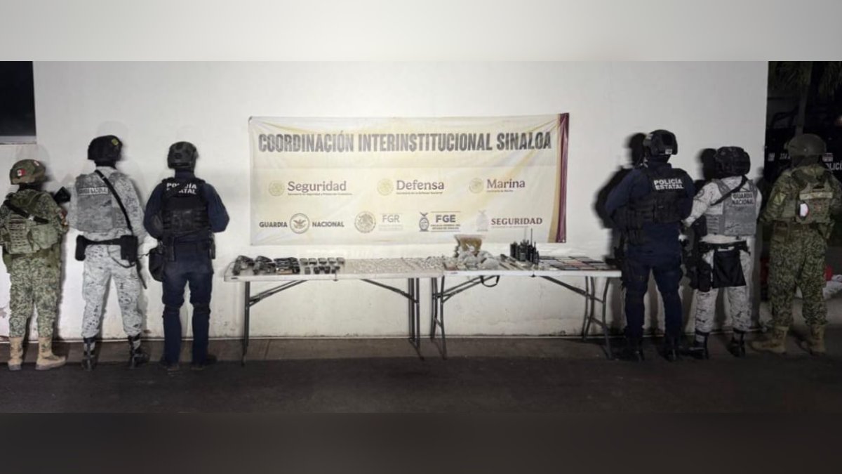 Elementos de seguridad presentan resultados de una revisión en diversos módulos al interior del Penal de Aguaruto, en Culiacán