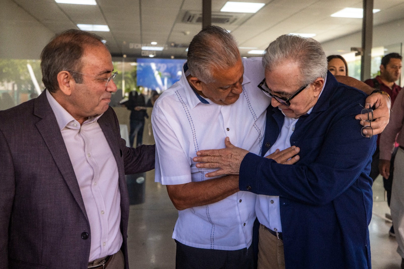 Rubén Rocha Moya entregó Gratificaciones por Jubilación a trabajadores jubilados del Cobaes
