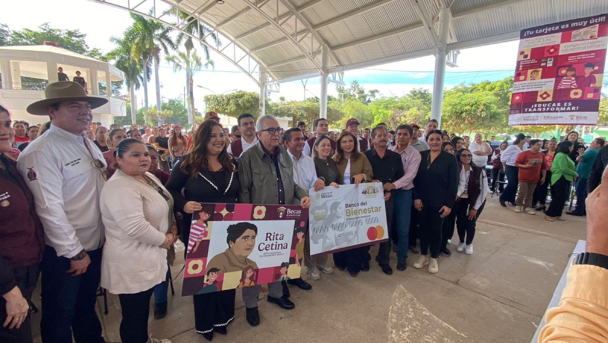 rocha moya entrega tarjetas de beca rita cetina en navolato sinaloa