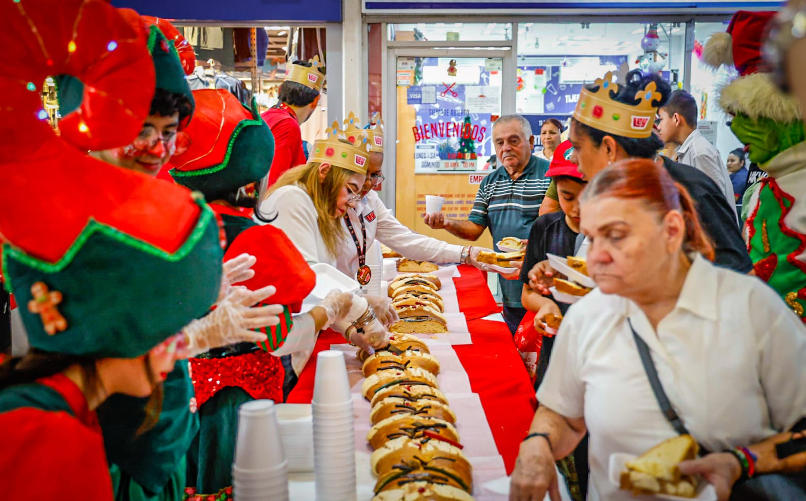 Rosca de Reyes gigante Casa Ley