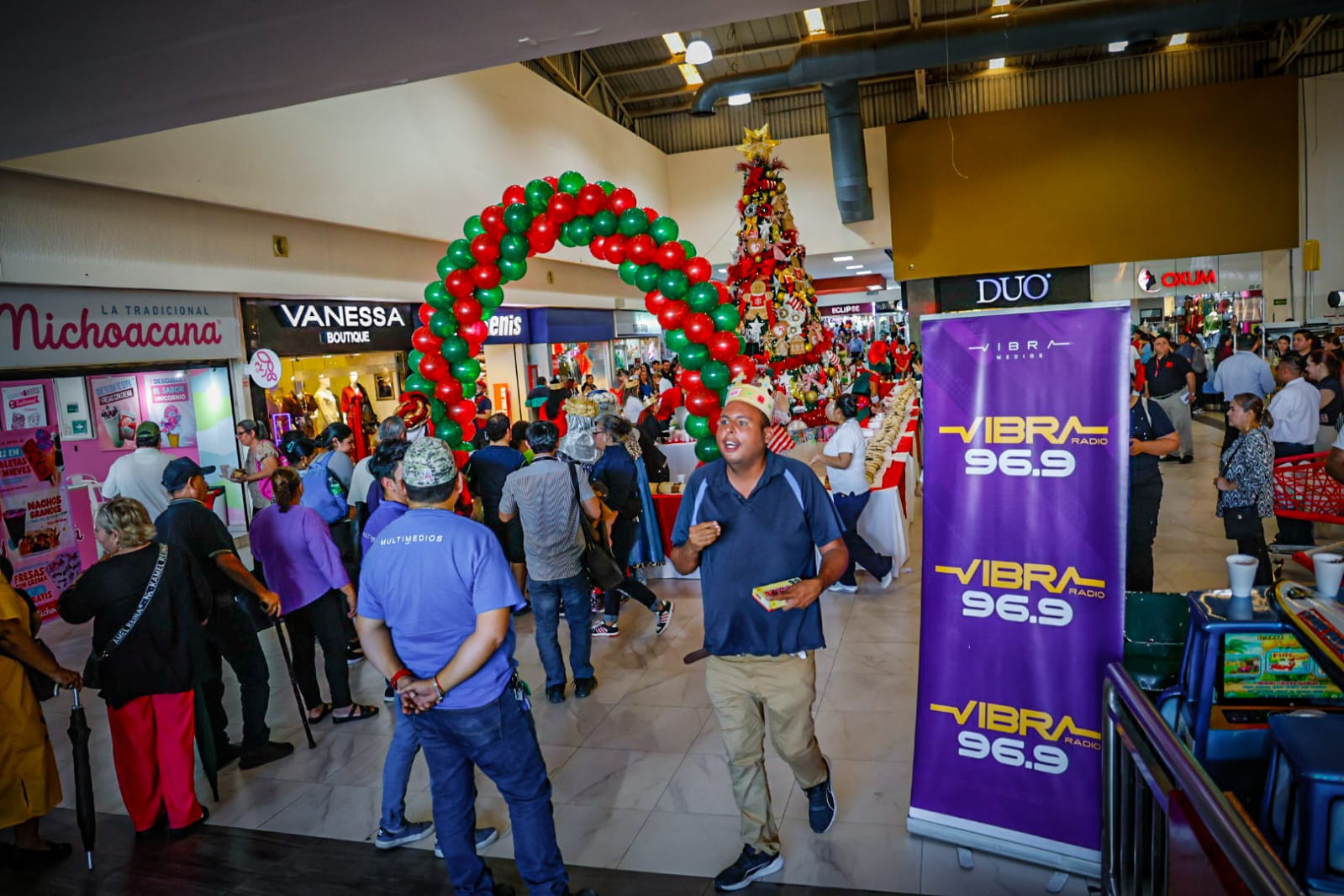 Rosca de Reyes gigante Casa Ley