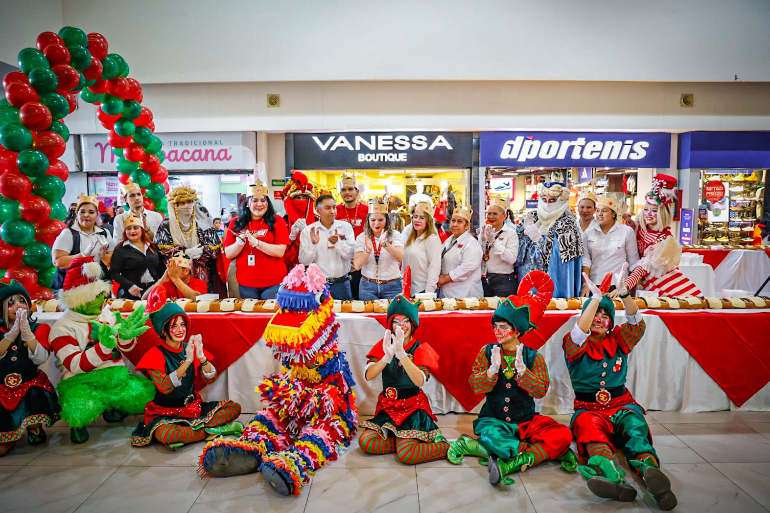 Rosca de Reyes gigante Casa Ley