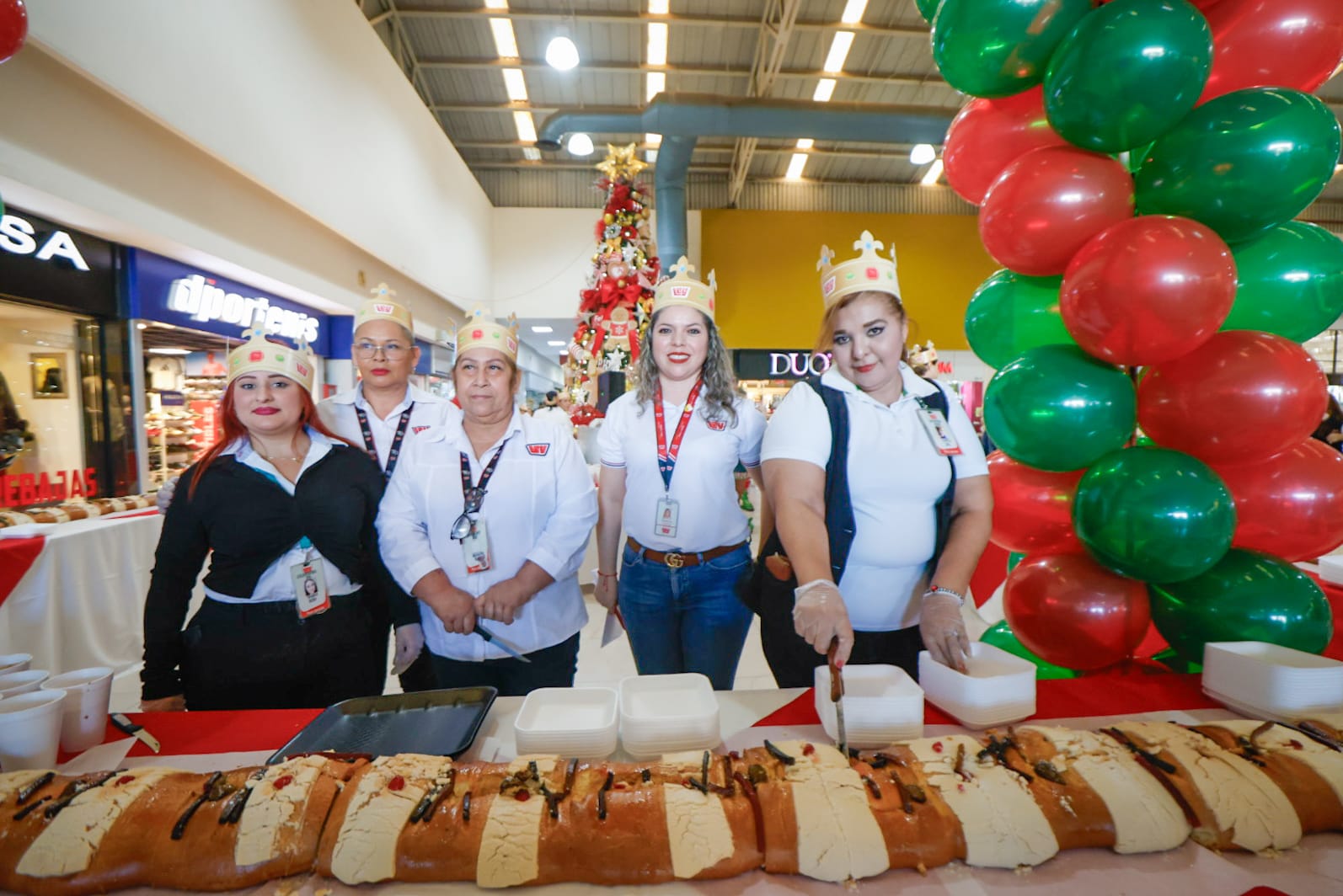 Rosca de Reyes gigante Casa Ley