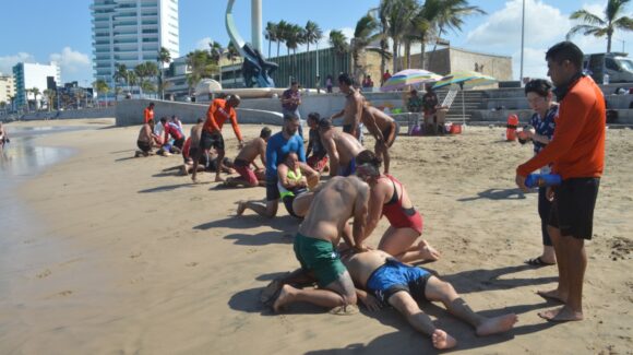 Abren convocatoria para certificación de salvavidas 2026 en Mazatlán, Sinaloa