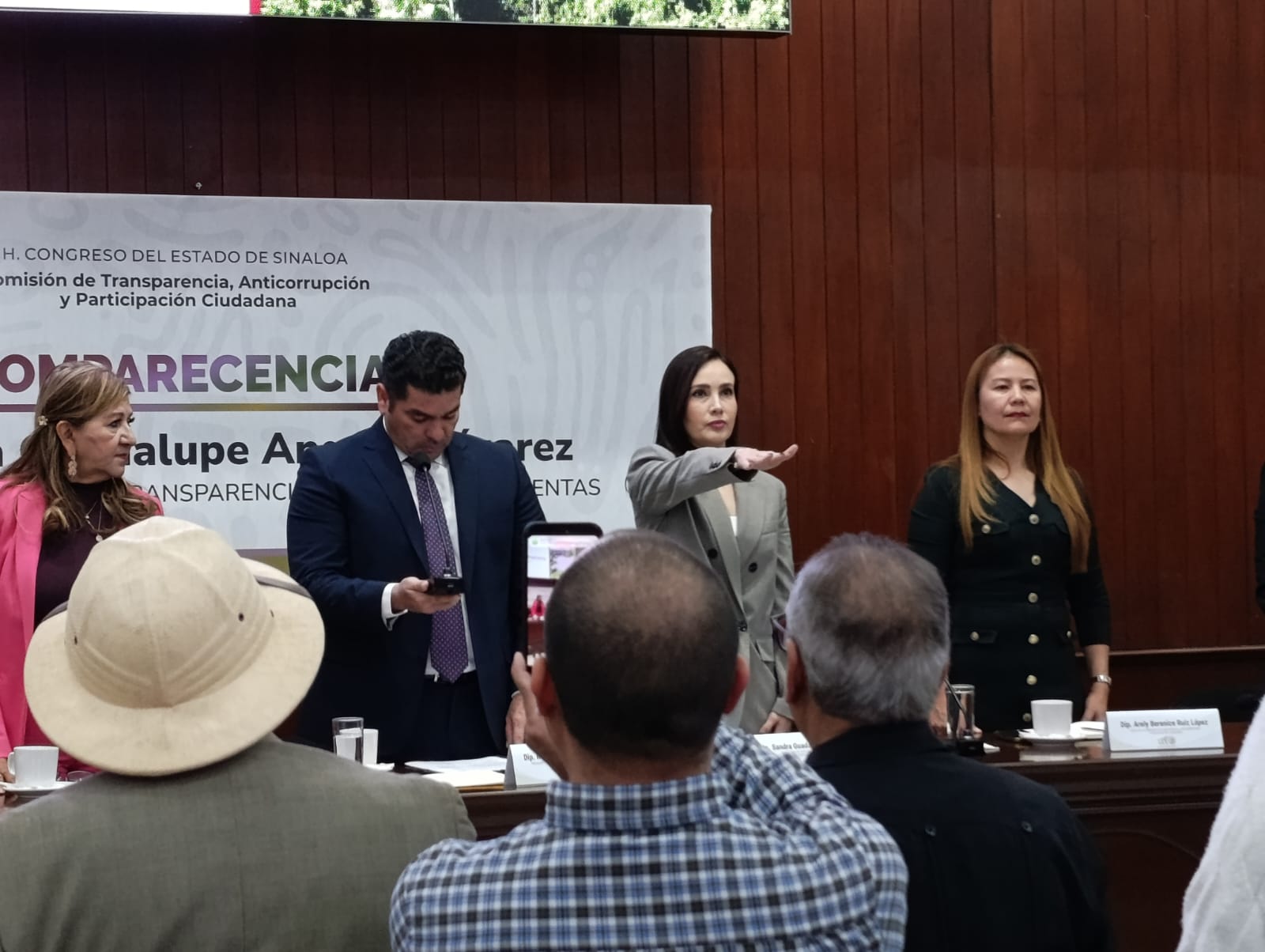 Guadalupe Angulo comparece ante el Congreso de Sinaloa