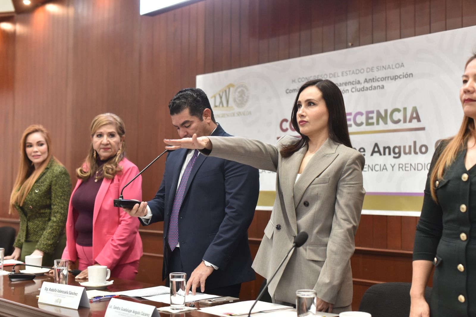 Guadalupe Angulo comparece ante el Congreso de Sinaloa