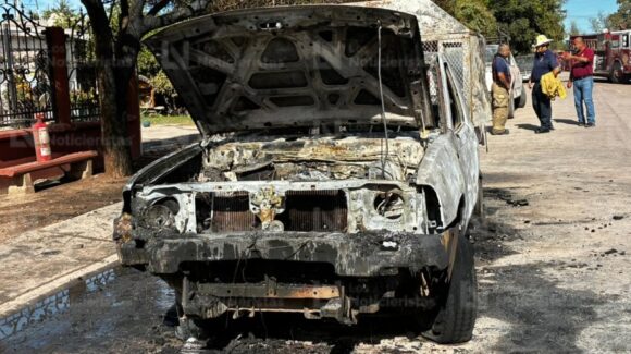VIDEO: “Escuchamos la explosión y corrimos a resguardarnos”;  vecinos del ejido Mochis tras el incendio de una camioneta con cilindros de gas