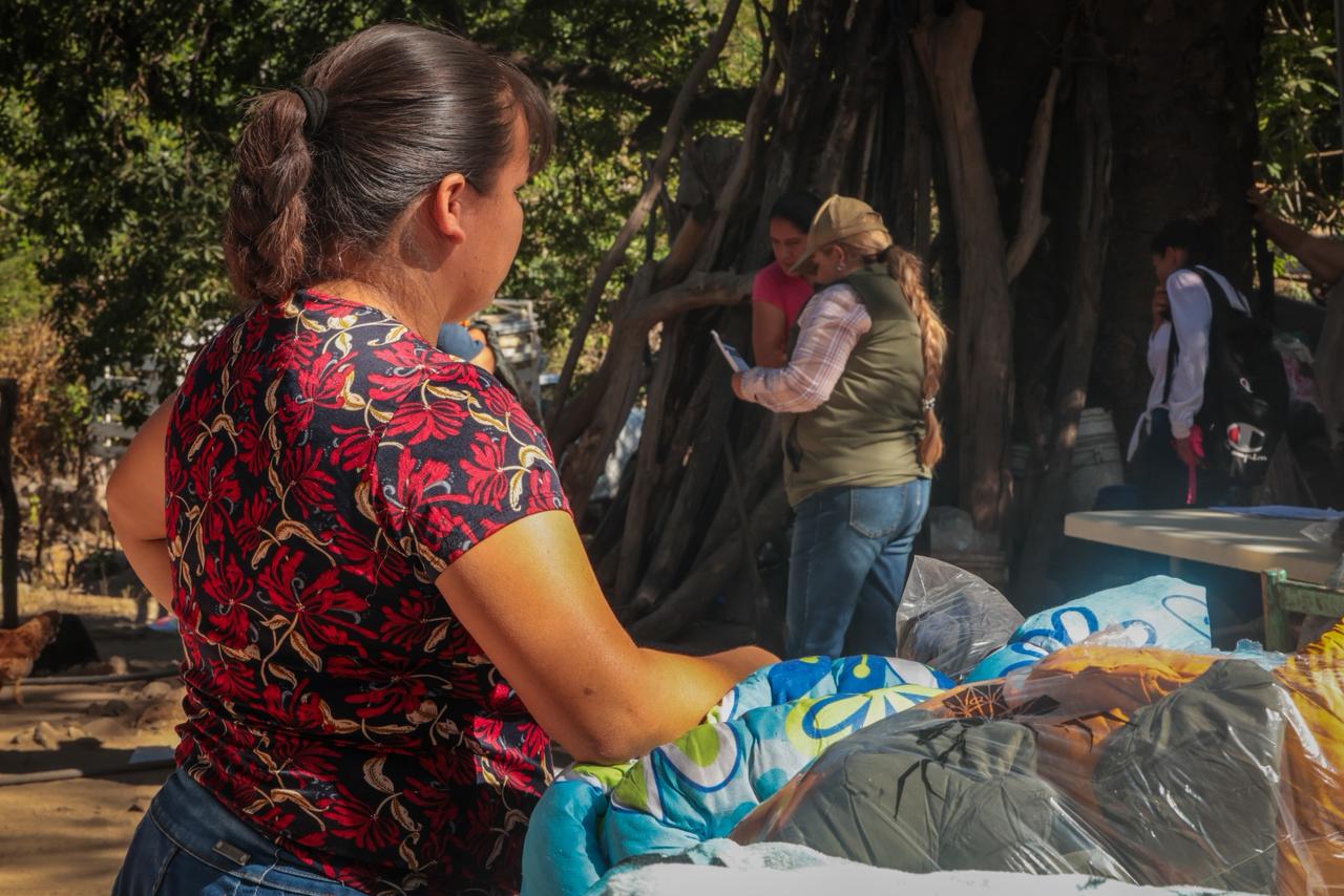Sebides lleva jornadas de apoyo a familias que regresan a comunidades vulnerables en Tepuche, Culiacán