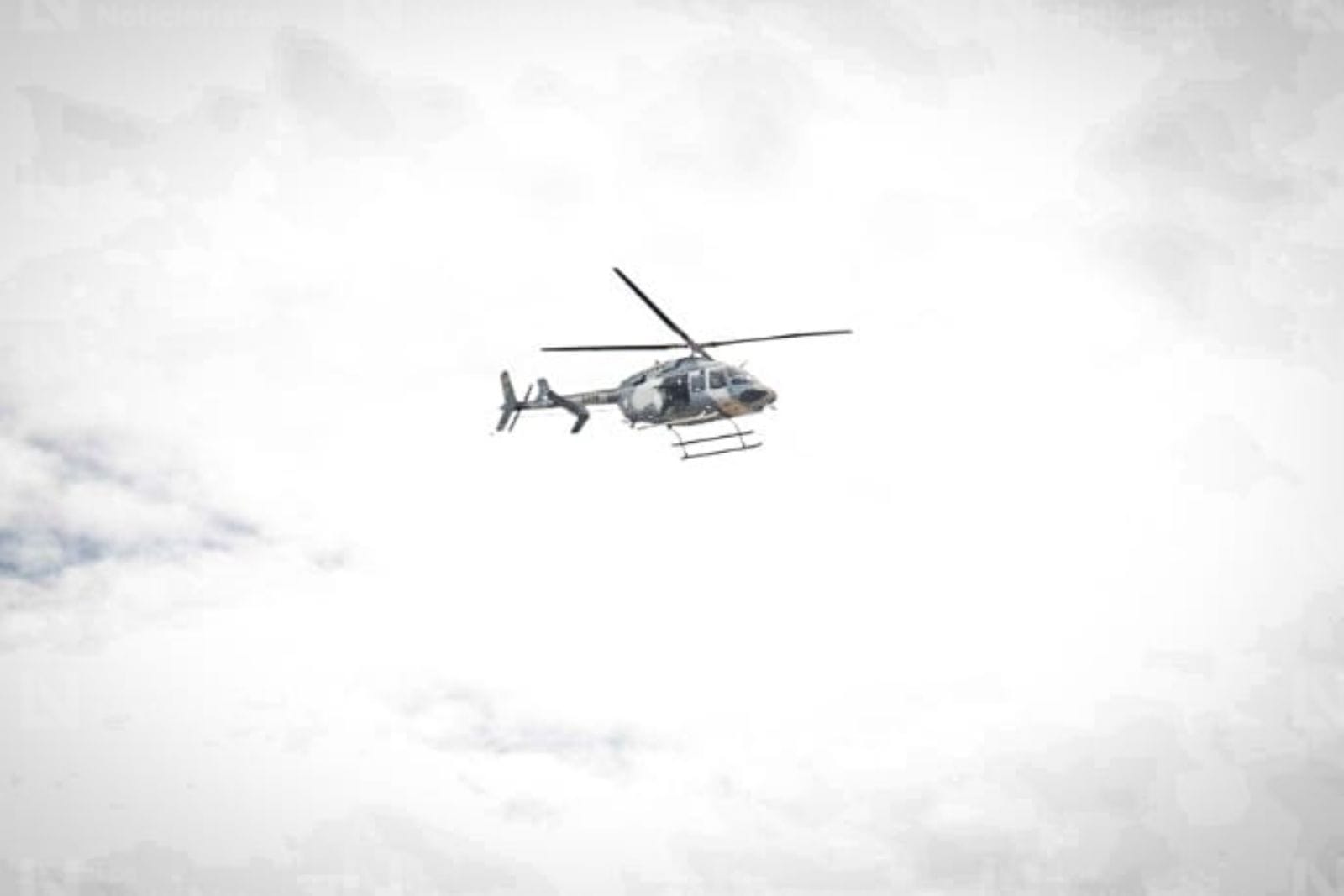 Sobrevuela un helicóptero en la zona sur de Culiacán