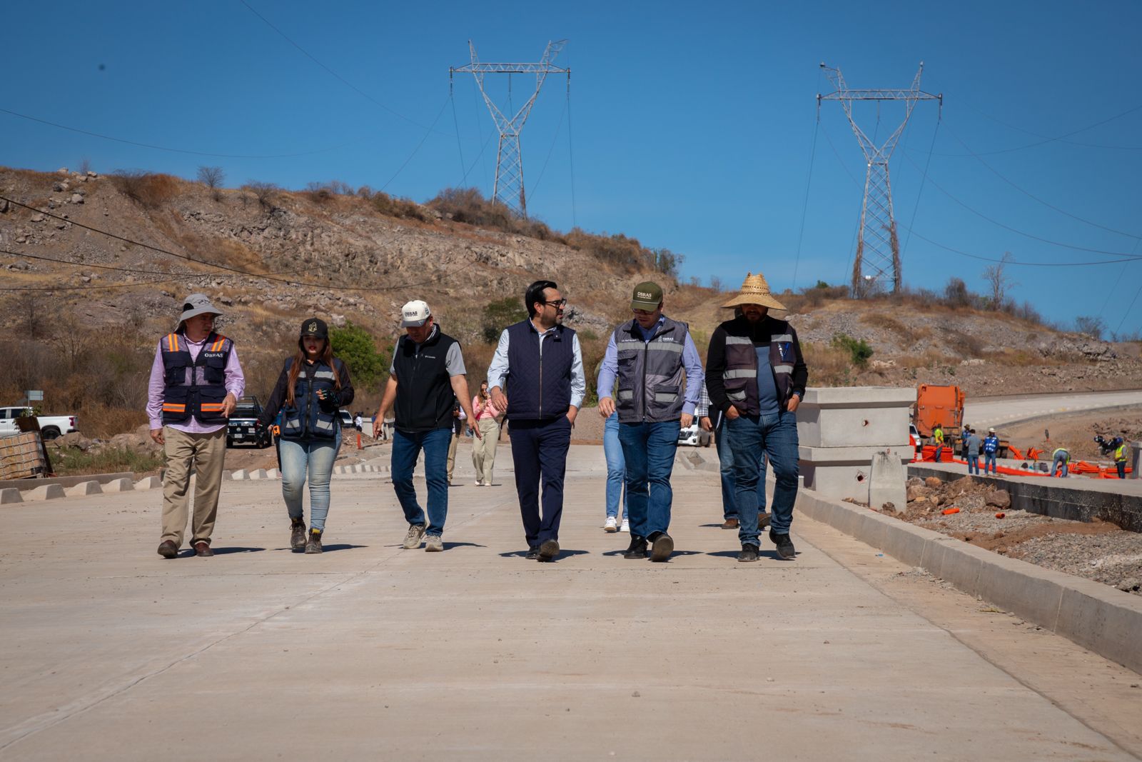Supervisan ampliación Agricultores-La Costerita en Culiacán