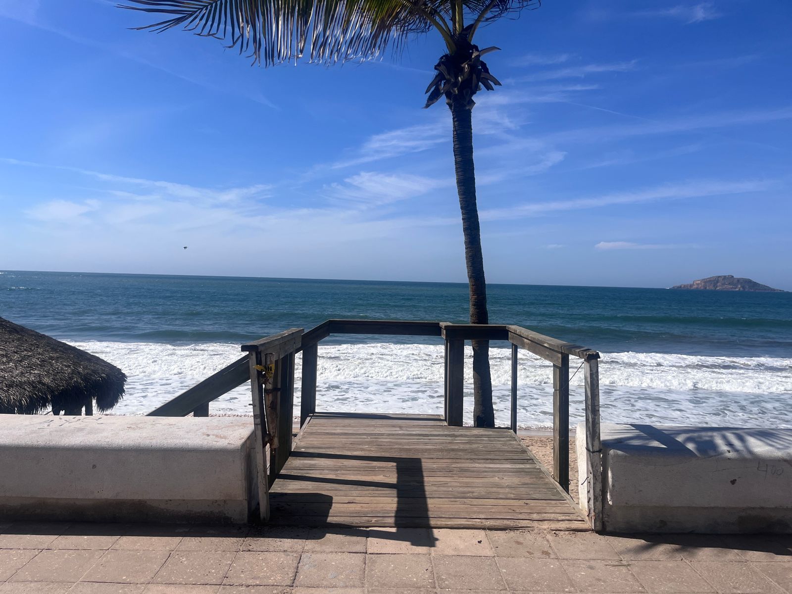 Supervisan que negocios tengan acceso libre a playas de Mazatlán