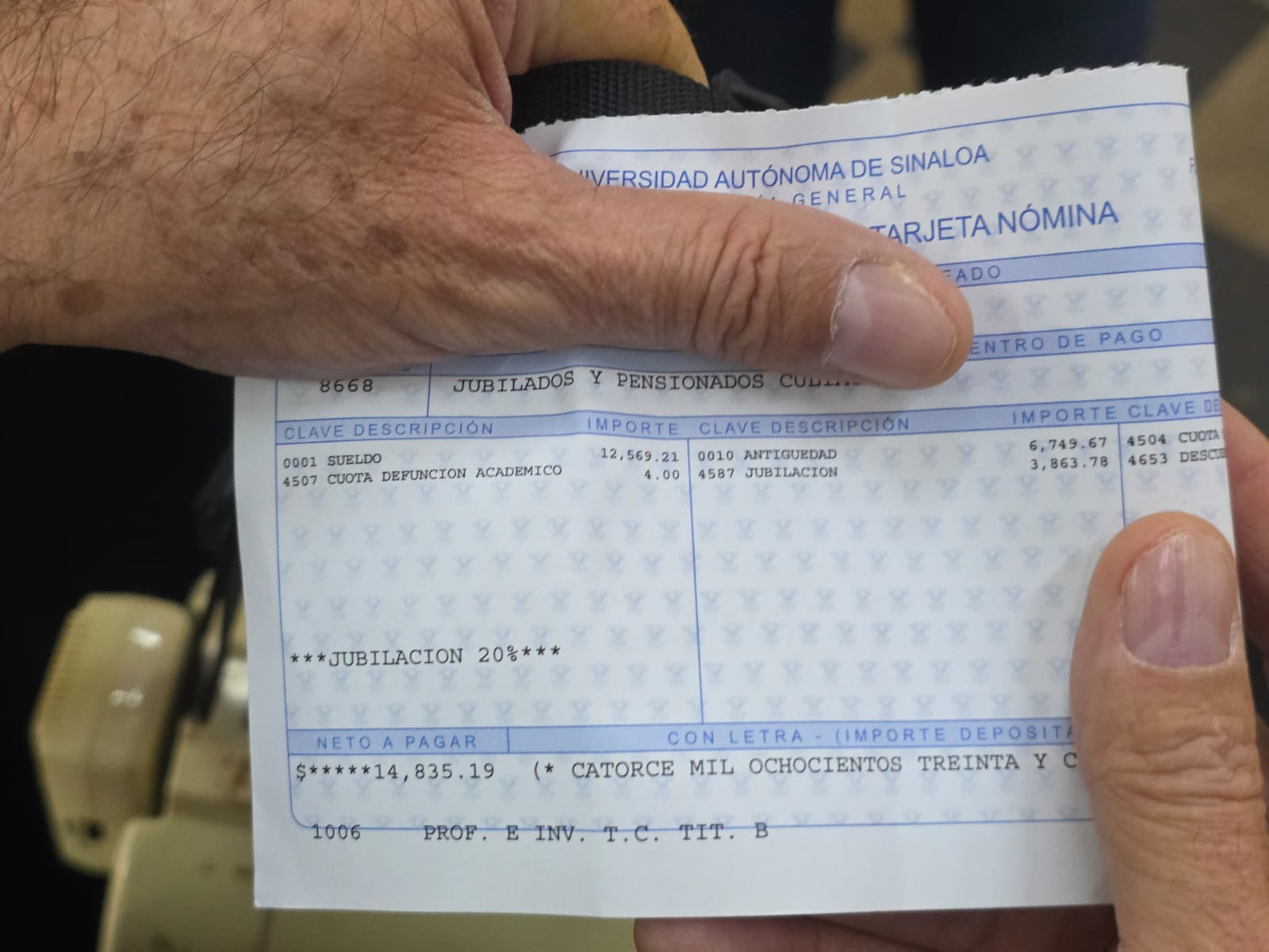talón de cheque descuento UAS