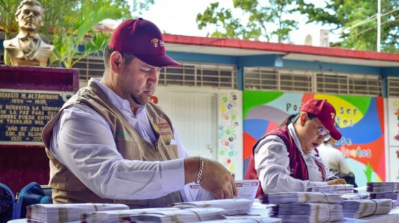 Inicia en Los Mochis la dispersión de tarjeta de la beca federal Rita Cetina para alumnos de secundaria