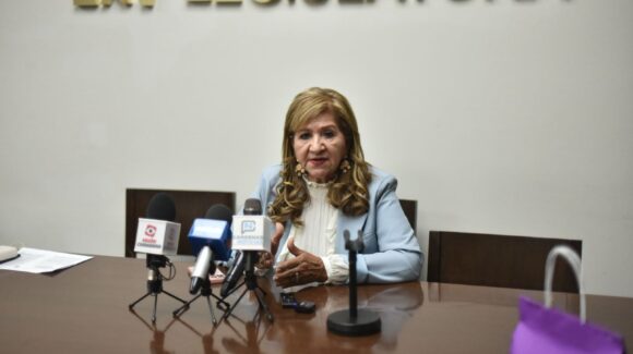 Para evitar confrontación de manifiestantes de la UAS con seguridad del Congreso, se adelantó la hora de la sesión ordinaria: Tere Guerra