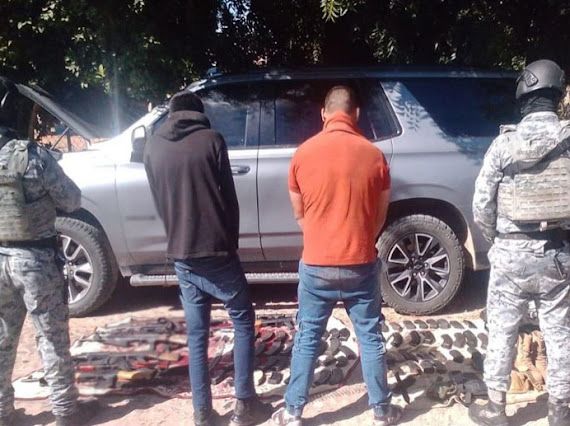 todo un arsenal unidades de lujo se les decomiso a los detenidos