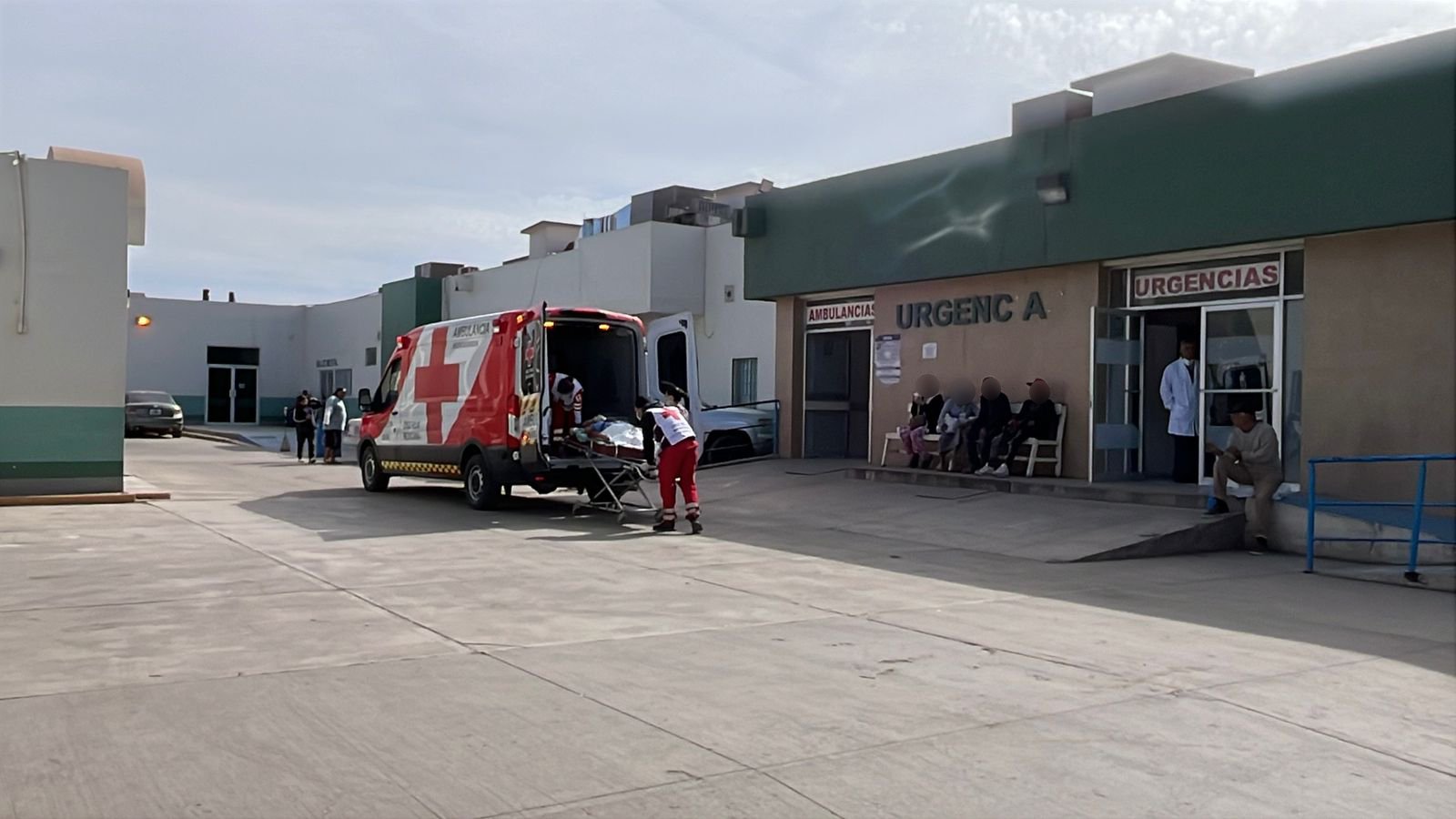 Hombre herido de bala trasladado por paramédico de Cruz Roja a IMSS Guasave