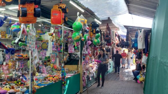 Factores económicos, clima y ventas en línea impactan resultados de la verbena en Guamúchil, Sinaloa