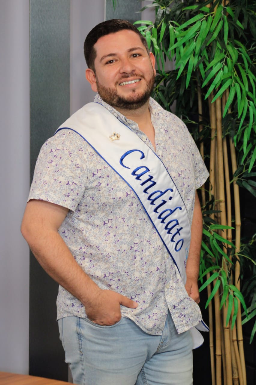 Víctor Joel García López, candidato a Rey de la Alegría del Carnaval de Mazatlán