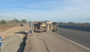 Volcadura en la México 15 deja 4 lesionados en Mazatlán