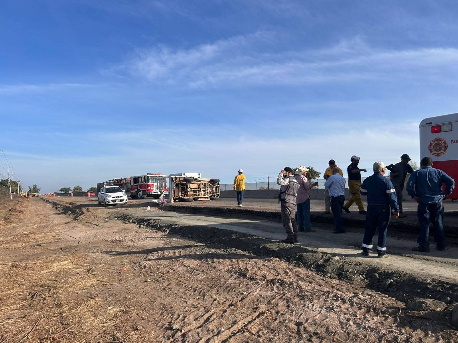 Volcadura en la México 15 deja 4 lesionados en Mazatlán