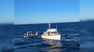 Yate rescatado por la Marina en Mazatlán