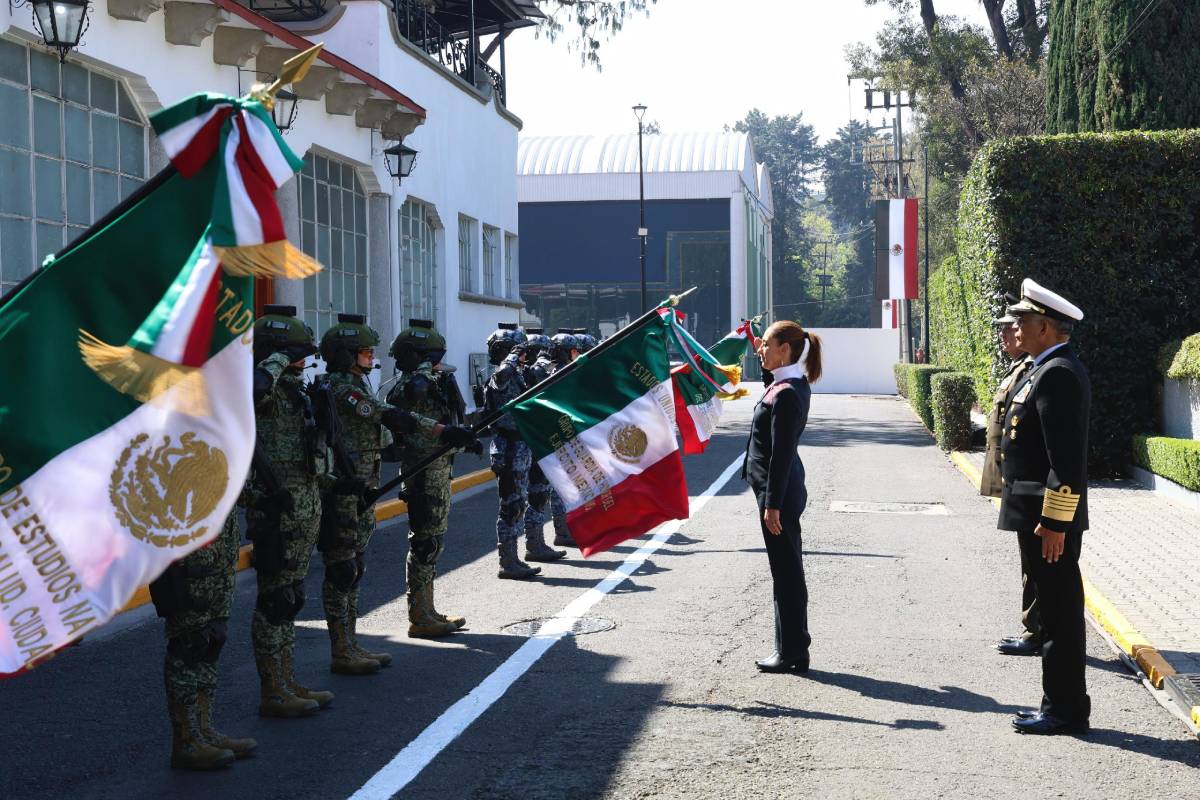 Claudia Sheinbaum encabeza ceremonia del Día de la Bandera en Campo Marte