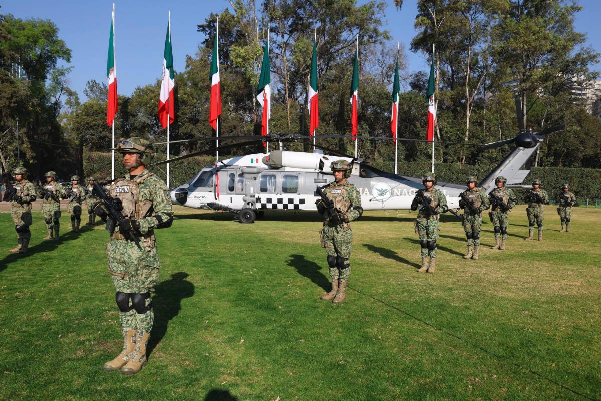 Claudia Sheinbaum encabeza ceremonia del Día de la Bandera en Campo Marte