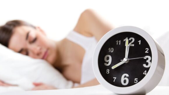 ¿Duermes pero no descansas? Estas pueden ser las razones
