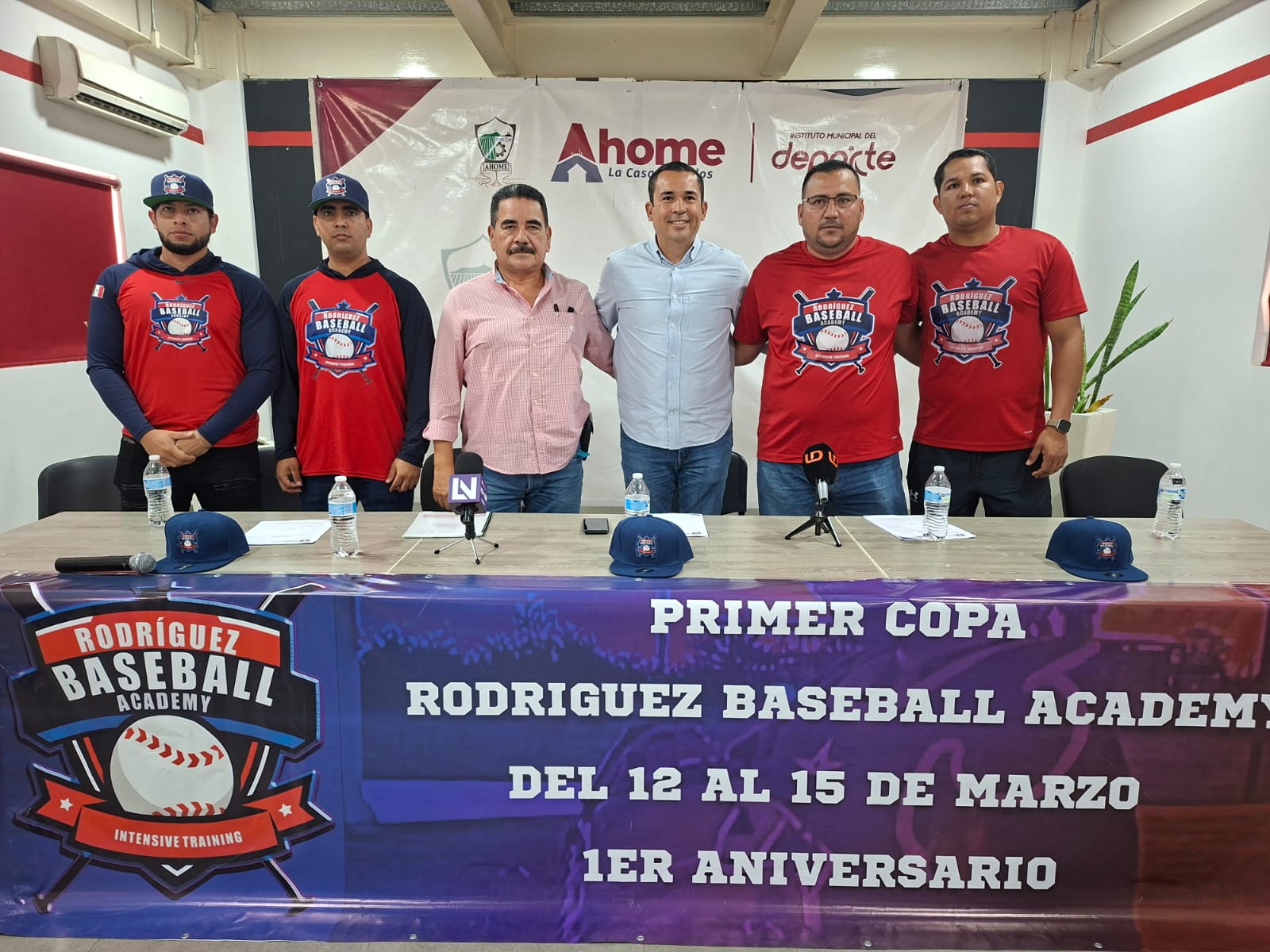 En grande pretenden celebrar el primer aniversario de la academia