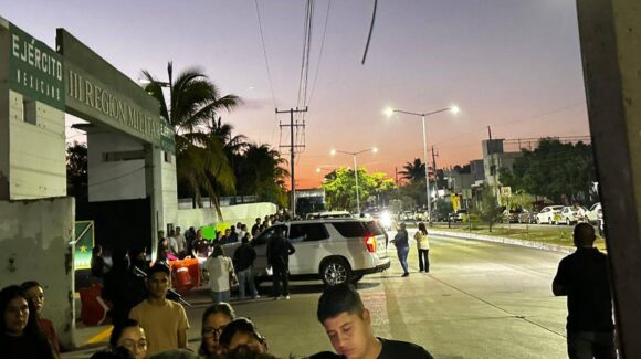 Claudia Sheinbaum arriba a la Tercera Región Militar bajo fuerte operativo de seguridad en Mazatlán, Sinaloa