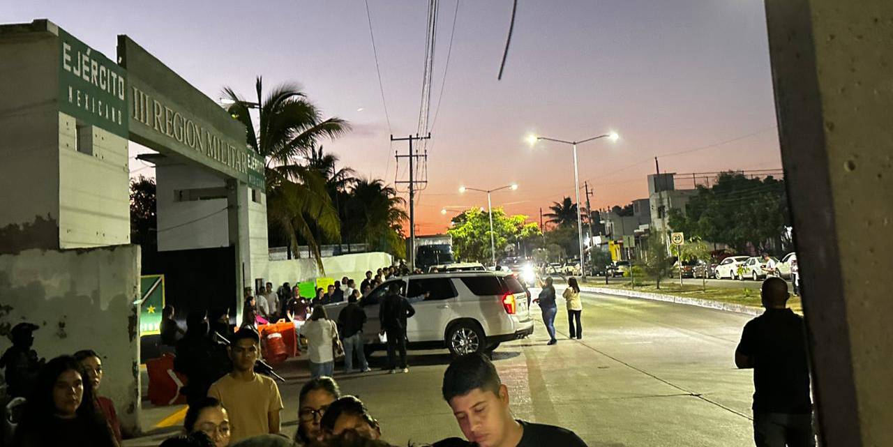 En medio de un fuerte operativo de seguridad, arriba Claudia Sheinbaum a la Tercera Región Militar