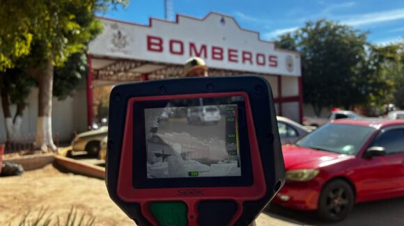 Bomberos de Los Mochis, Sinaloa, reciben capacitación en el uso de cámaras térmicas