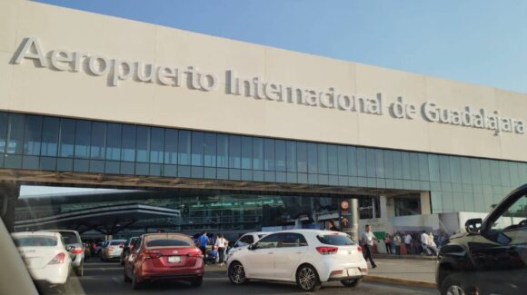 Aeropuertos de Jalisco operan con normalidad pese a bloqueos en el estado