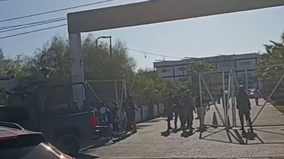Reportan presencia de gente armada en colegio en el sector Los Ángeles de Culiacán