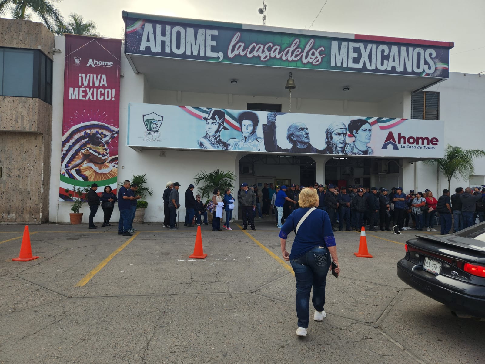 Guerreroz Azules tomaron el Palacio Municipal en Ahome