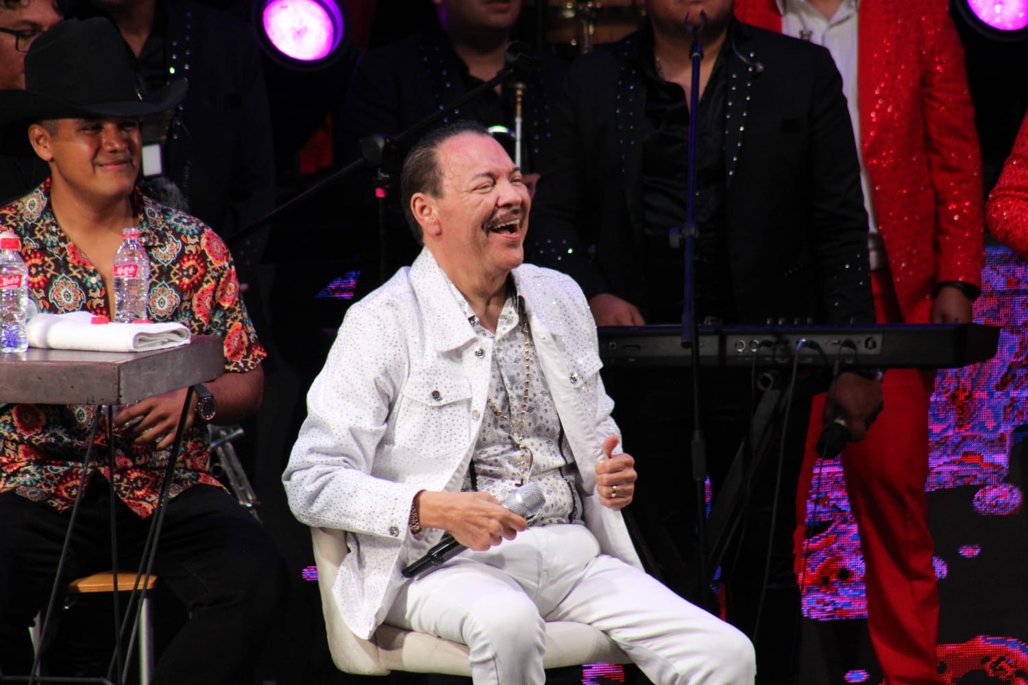 Julio Preciado y demás artistas hicieron vibrar el malecón de Mazatlán