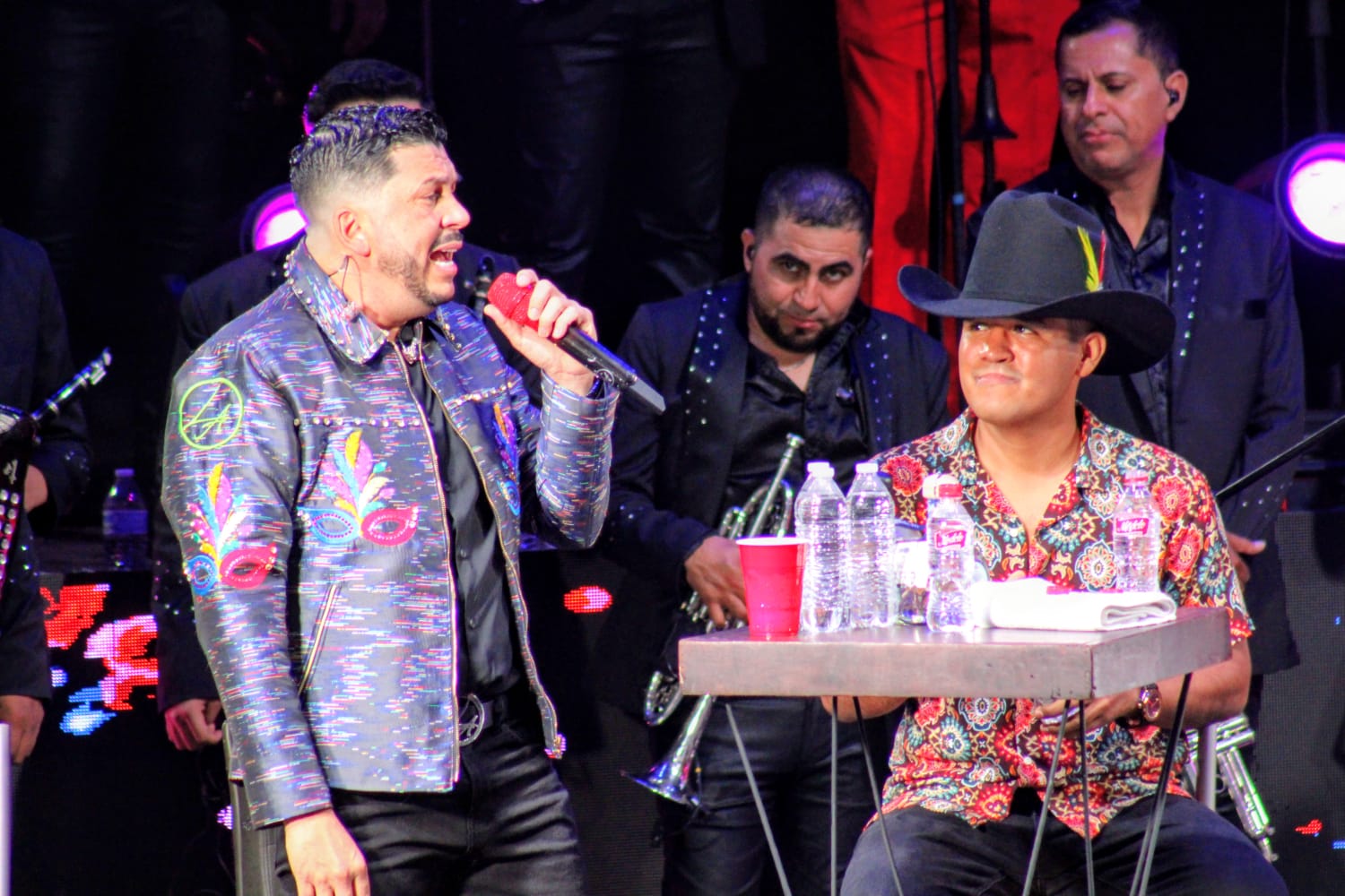 Julio Preciado y demás artistas hicieron vibrar el malecón de Mazatlán