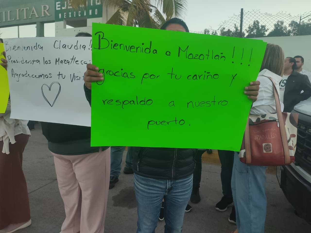 Los docentes aseguraron sentirse agradecidos con la presidente Claudia Sheinbaum