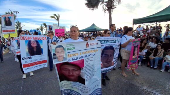 ‘Dejaron una profunda huella’; reconoce el PRI Mazatlán marcha de familias de desaparecidos en el desfile del Carnaval