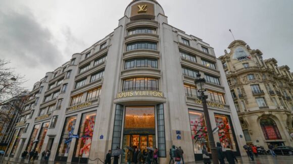 Louis Vuitton multada en Países Bajos por fallas en controles contra lavado de dinero
