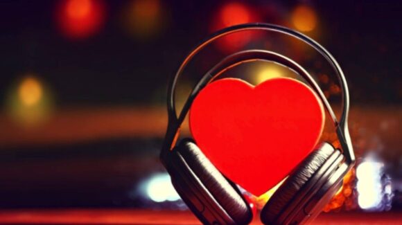 ¿Ya tienes tu playlist para San Valentín? Aquí te dejamos clásicos y nuevas tendencias para que tu 14 de febrero suene perfecto