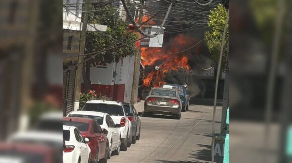 Confirman dos bloqueos carreteros en Sinaloa este 22 de febrero; uno en Escuinapa y otro en Mazatlán