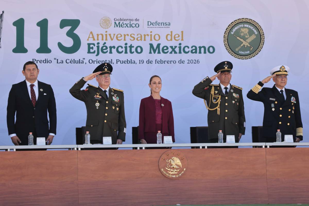 Sheinbaum reconoce al Ejército Mexicano en su 113 aniversario