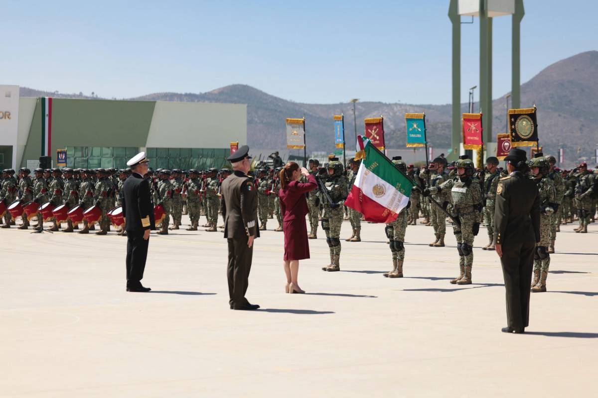 Sheinbaum reconoce al Ejército Mexicano en su 113 aniversario
