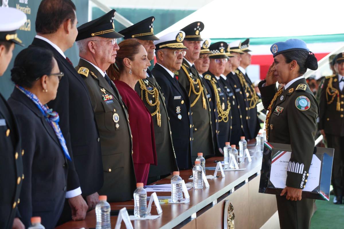 Sheinbaum reconoce al Ejército Mexicano en su 113 aniversario