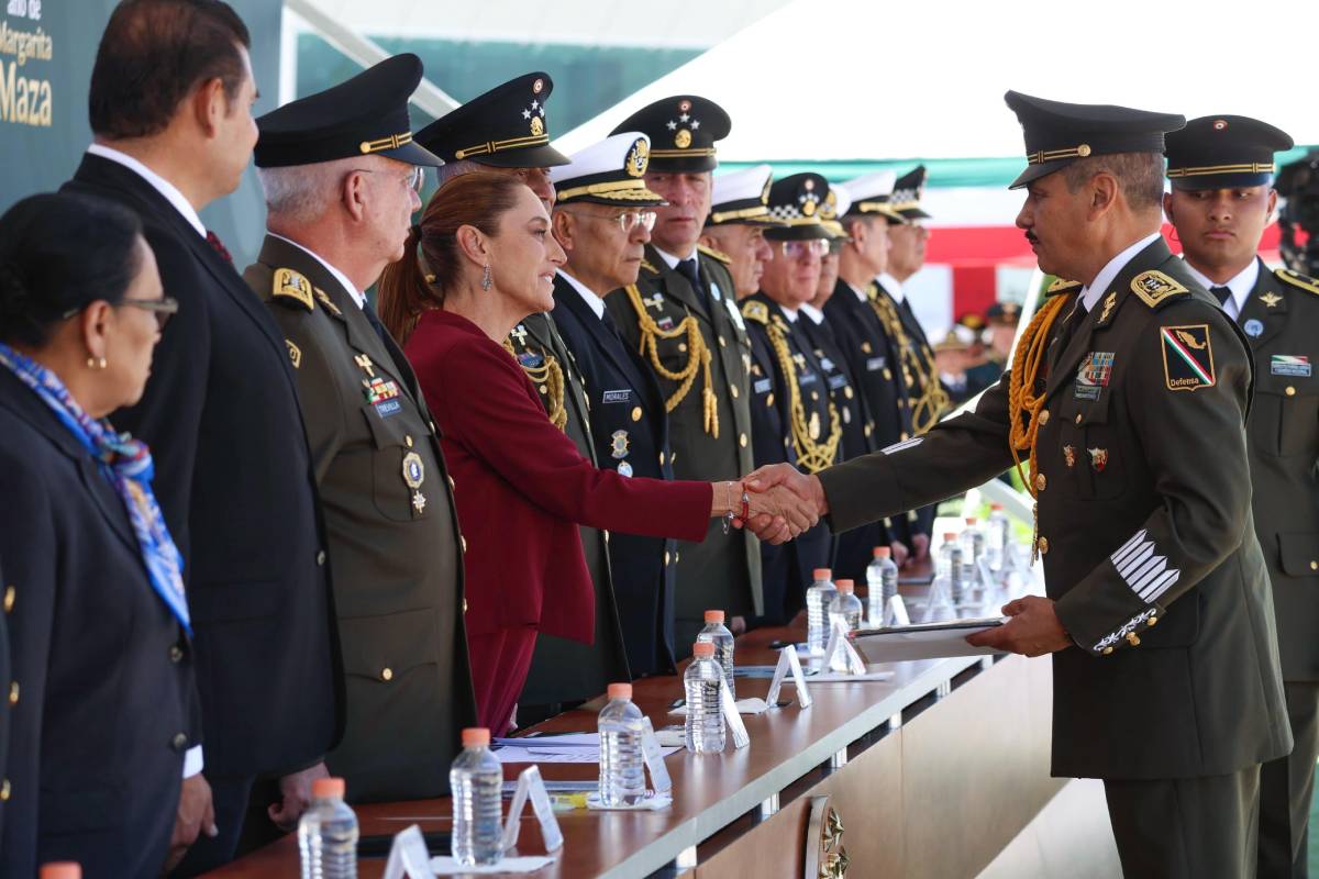 Sheinbaum reconoce al Ejército Mexicano en su 113 aniversario