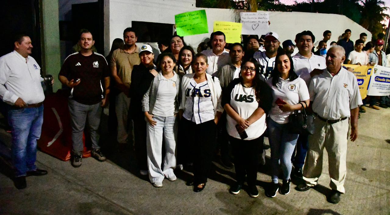 Universitarios de la UAS se hicieron presentes a las afueras de la Tercera Región Militar